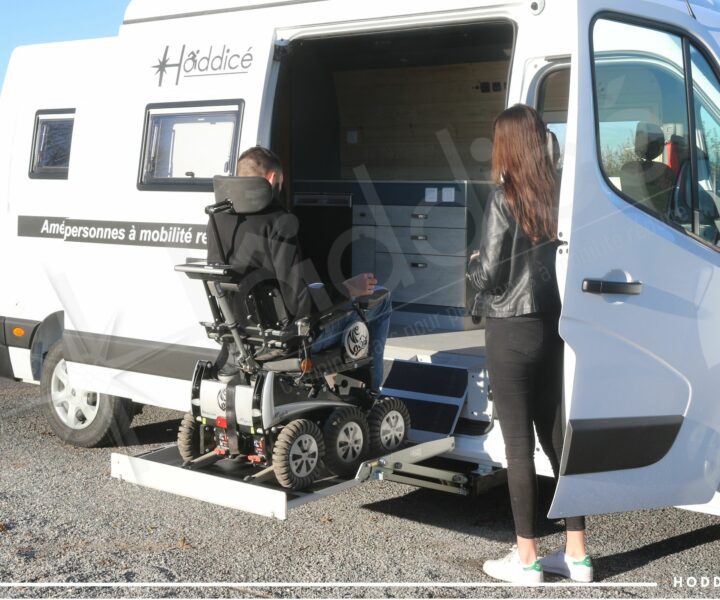 Fourgon aménagé pour une personne handicapée à mobilité réduite